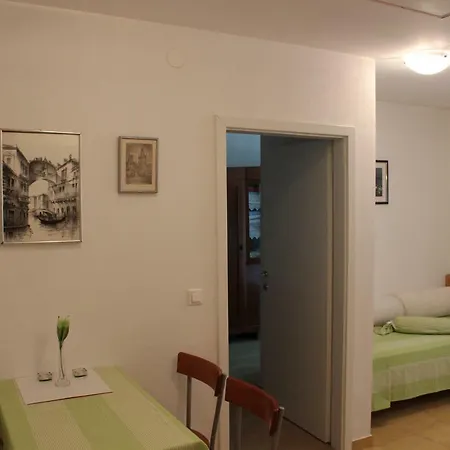 Appartamento Kostela Zadvarje
